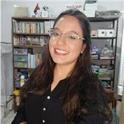 Sou dinâmica, extrovertida e ensino todas as idades, de fundamental ao superior